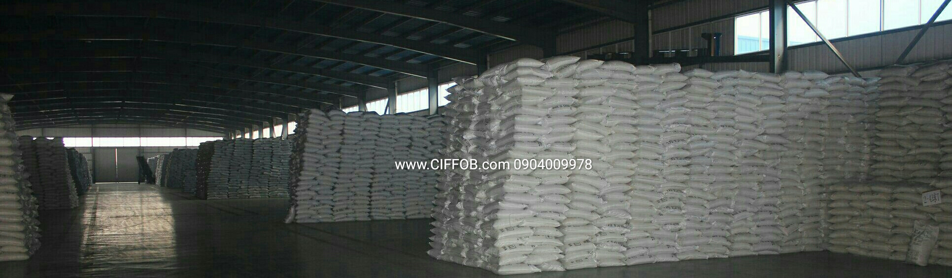 Tổng kho hạt chống ẩm Silica Gel <p>Tổng kho hạt chống ẩm Silica Gel luôn có sẵn hàng nghìn tấn, sản xuất liên tục 24/24 đảm bảo nguồn hàng ổn định cho khách hàng toàn quốc. Ở đâu thiếu hạt chống ẩm gọi ngay 0904009978, một cân cũng giao.</p>